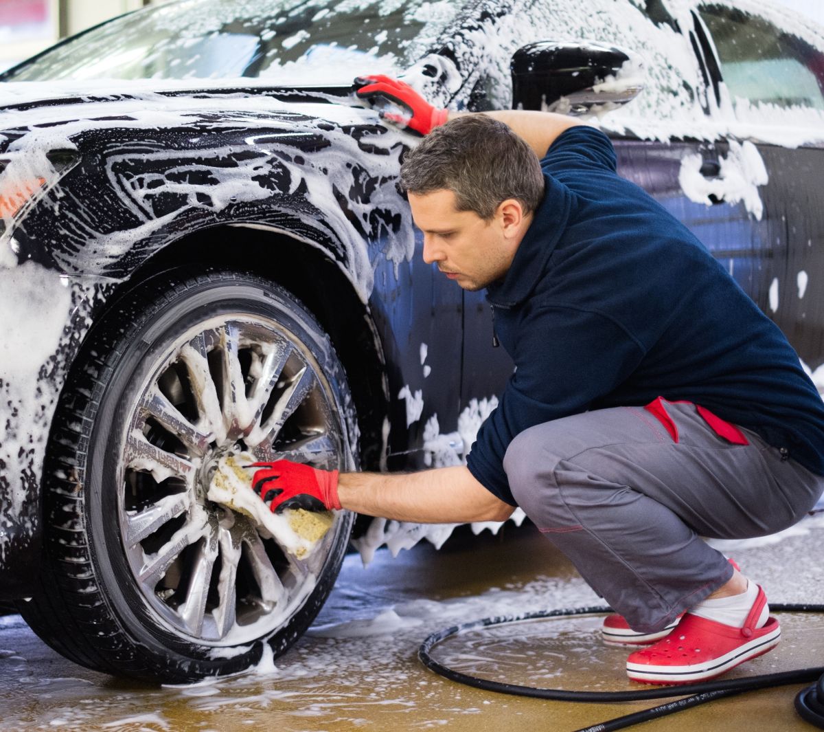 AvD Pressemitteilung: Weg mit dem Winterdreck© Shutterstock - Nejron Photo