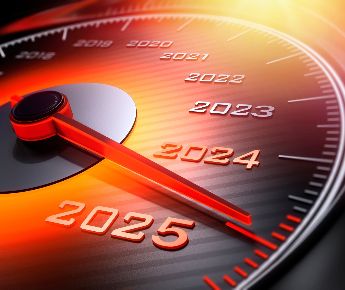 Autotacho mit der Jahreszahl 2025 Autotacho mit der Jahreszahl 2025© peterschreibermedia / Shutterstock.com