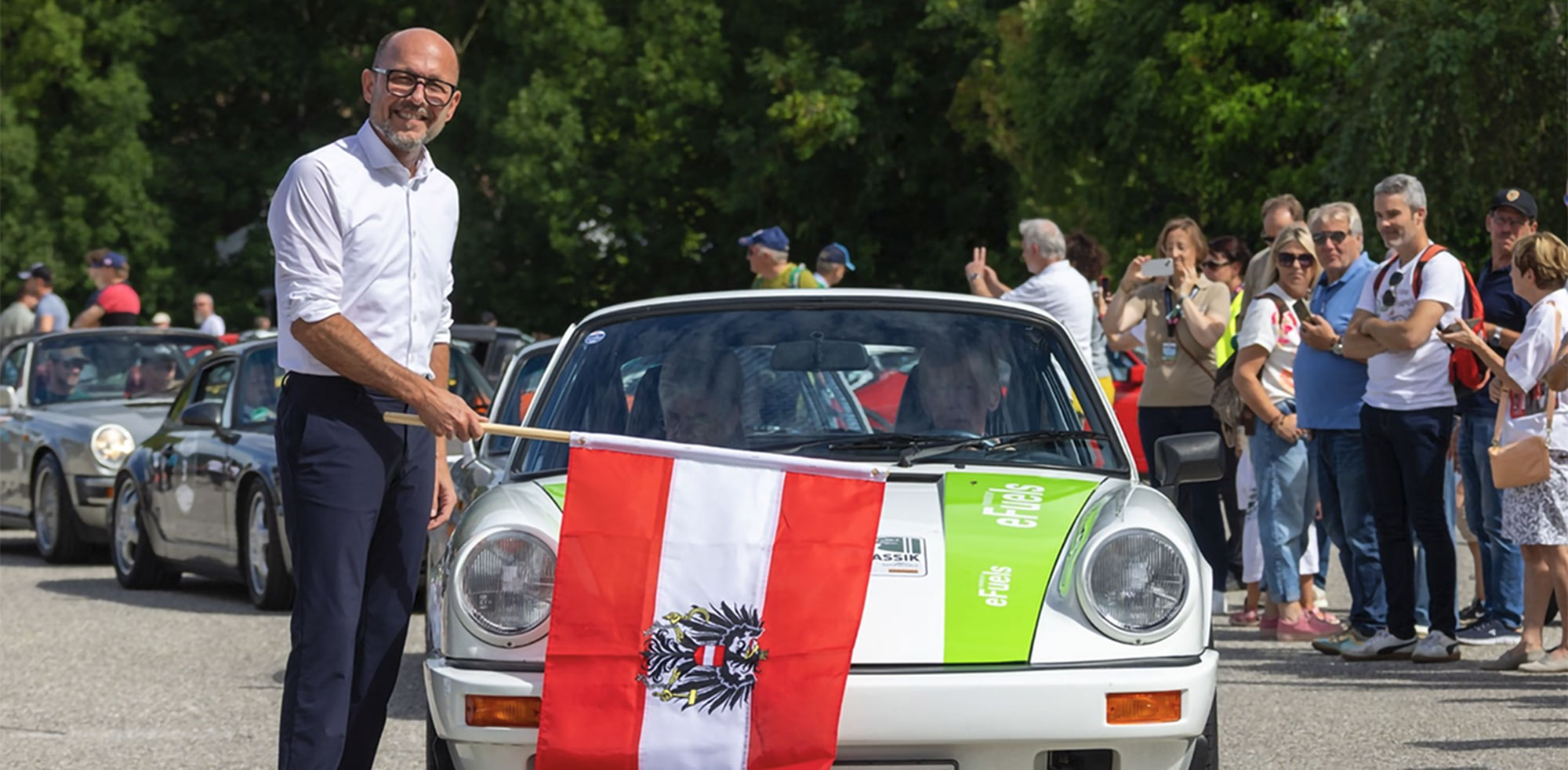 Walter Röhrl beim Start der AvD-Röhrl-Klassik© AvD-Röhrl-Klassik