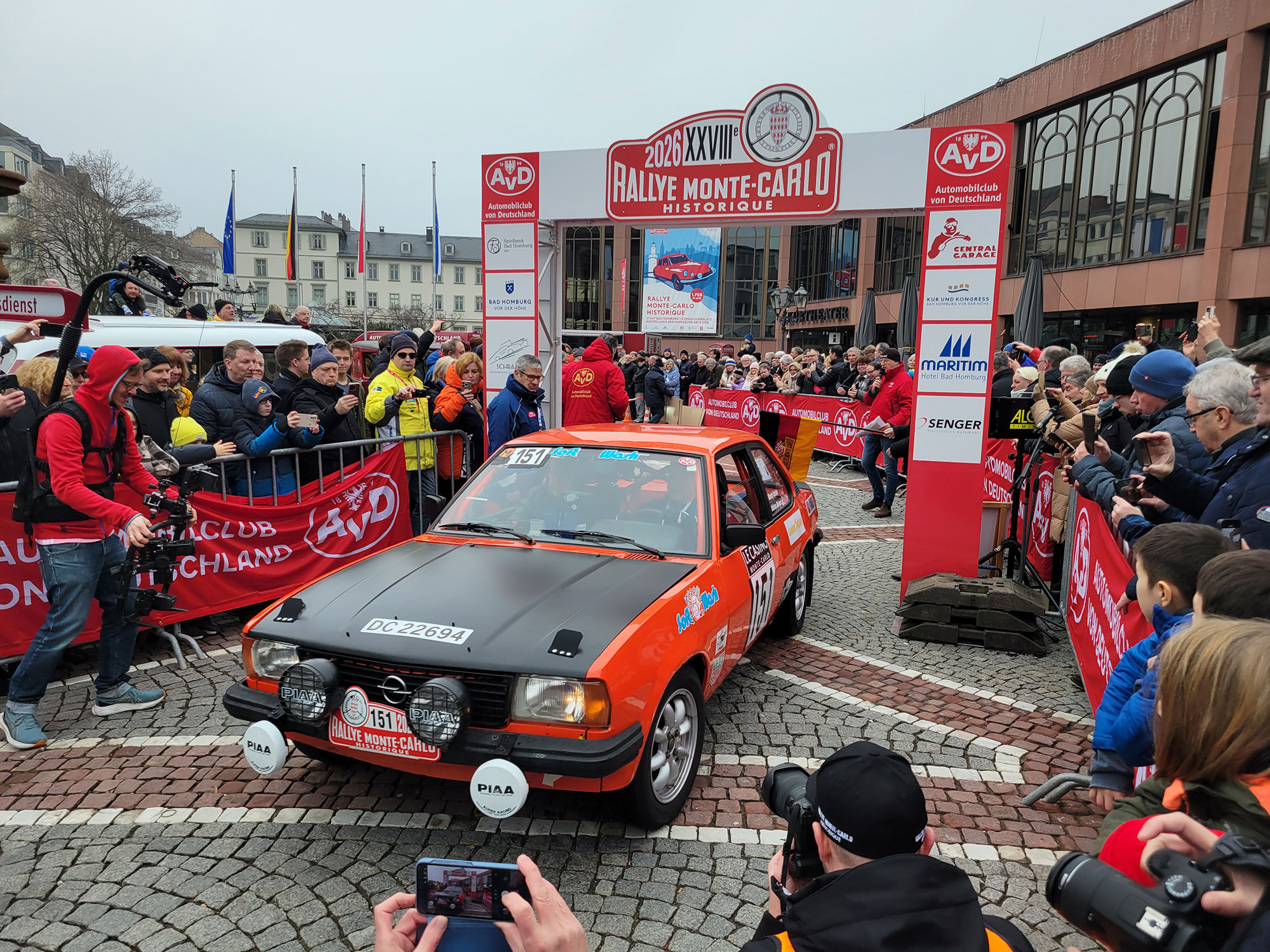 Starttor in Bad Homburg © AvD / Rallye Monte-Carlo Historique