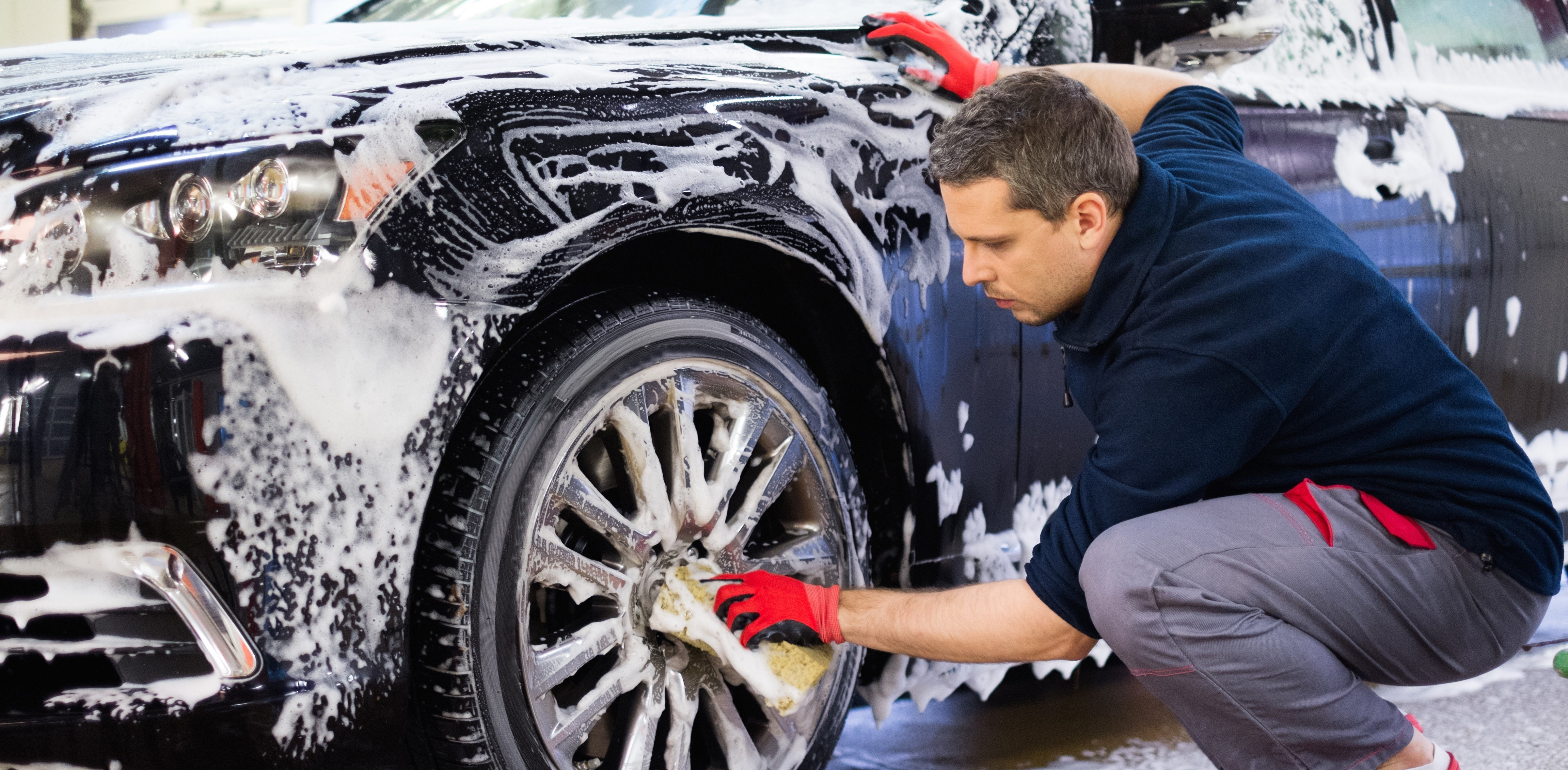 AvD Pressemitteilung: Weg mit dem Winterdreck© Shutterstock - Nejron Photo