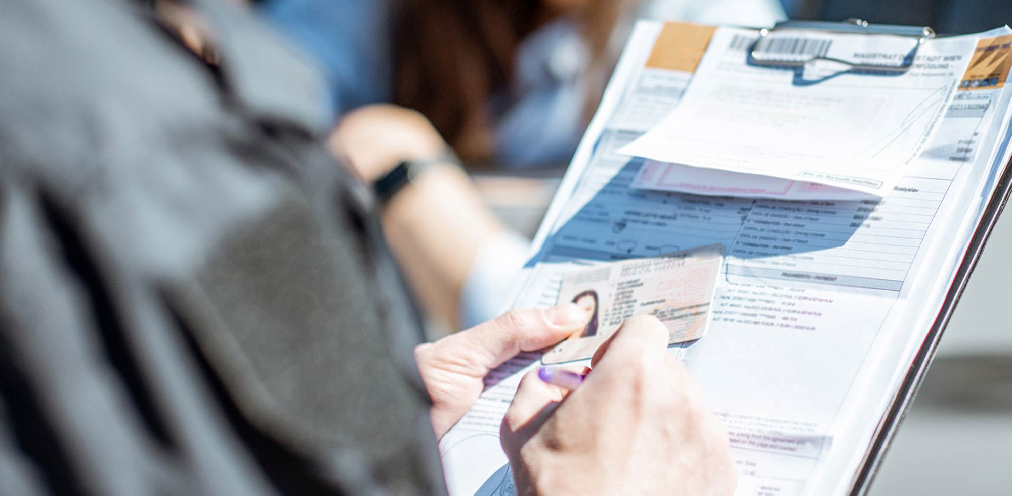 AvD Pressemeldung - AvD gibt Tipps bei Bußgeldern aus dem AuslandCopyright (c) 2019 RossHelen/Shutterstock. No use without permission. (Photographer)