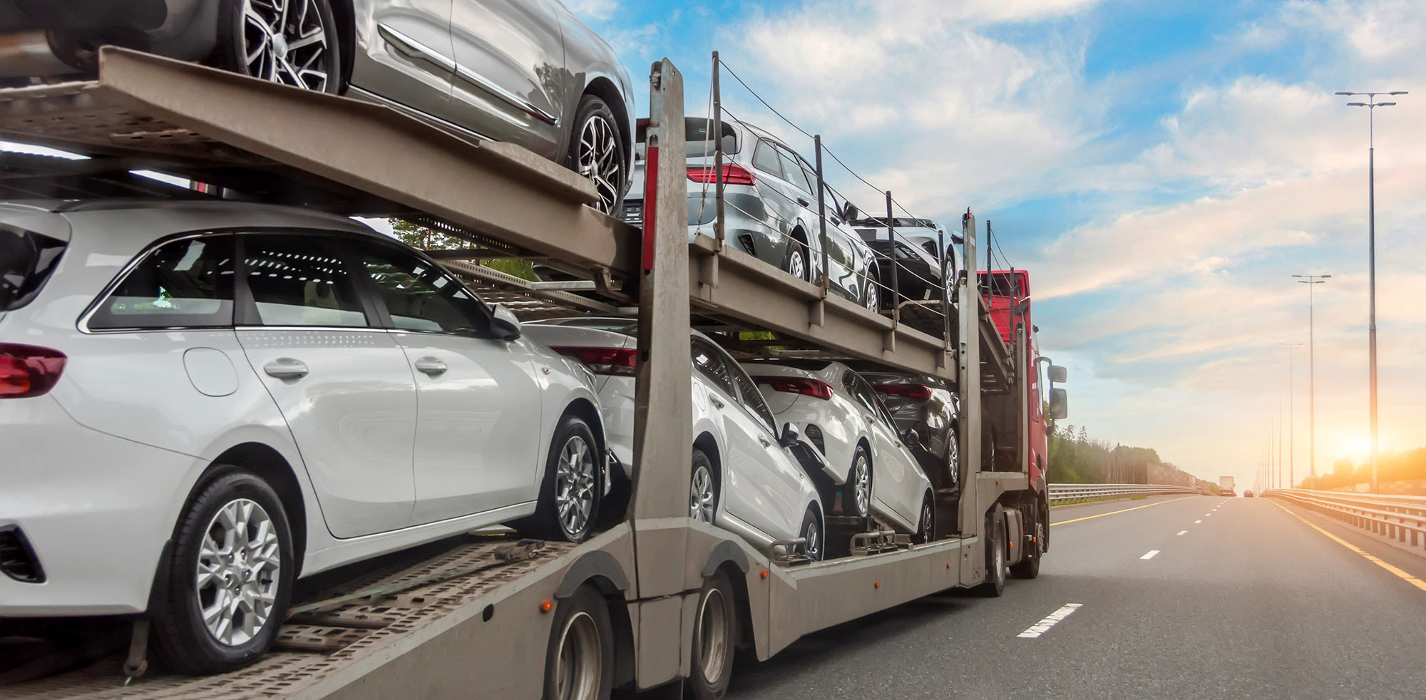 AvD Pressemeldung - Autokonzerne setzen weiterhin auf spannende Verbrenner-ModelleCopyright (c) 2022 aapsky/Shutterstock. No use without permission. (Photographer)