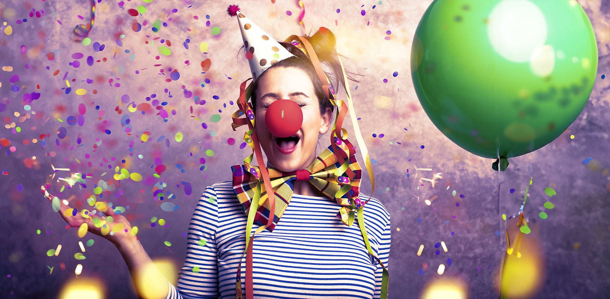 AvD Pressemelung - Ein Frau feiert dank der AvD Tipps ein entspanntes Fasching. AvD Pressemelung - Ein Frau feiert dank der AvD Tipps ein entspanntes Fasching.Copyright (c) 2019 DRubi/Shutterstock. No use without permission. (Photographer)