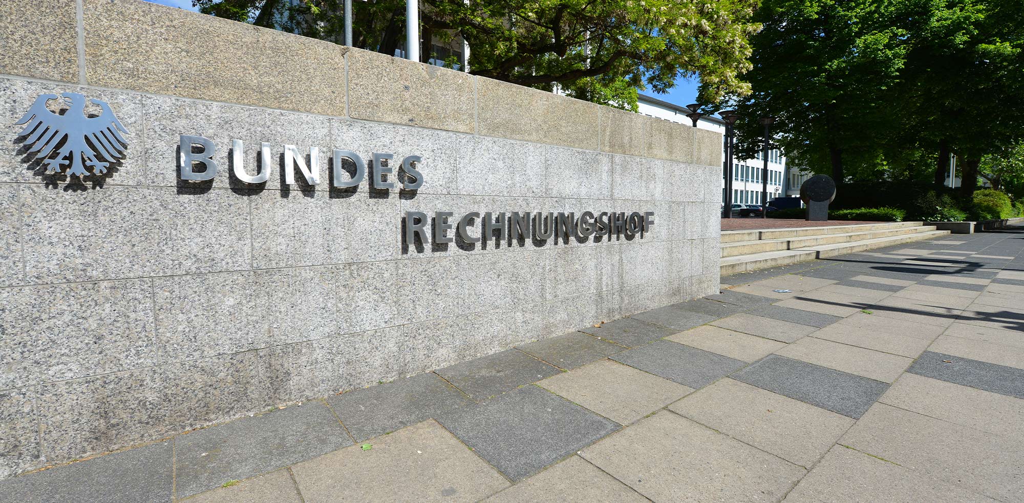 AvD Pressemitteilung: AvD kritisiert Bundesrechnungshof© Shutterstock - nitpicker