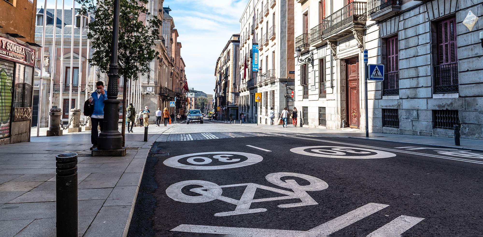 AvD Pressemeldung - AvD weist auf besondere Verkehrsregeln im Ausland hinCopyright (c) 2023 JJFarq/Shutterstock. No use without permission. (Photographer)