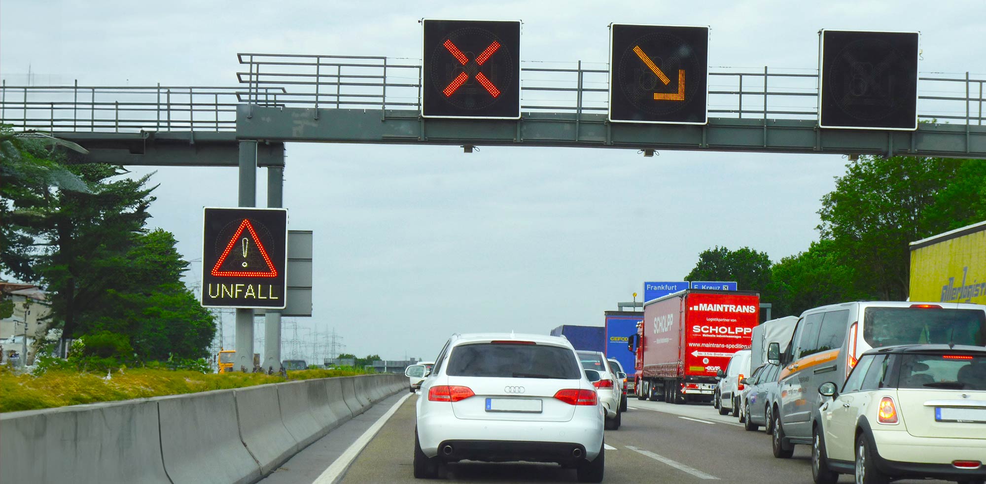 AvD Pressemeldung - Bußgeldfalle rotes X AvD Pressemeldung - Bußgeldfalle rotes X